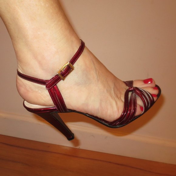 LAST CHANCE Vintage Made in ITALY Scarlet Red Quarter Strap High Heel Sandals - Picture 7 of 9